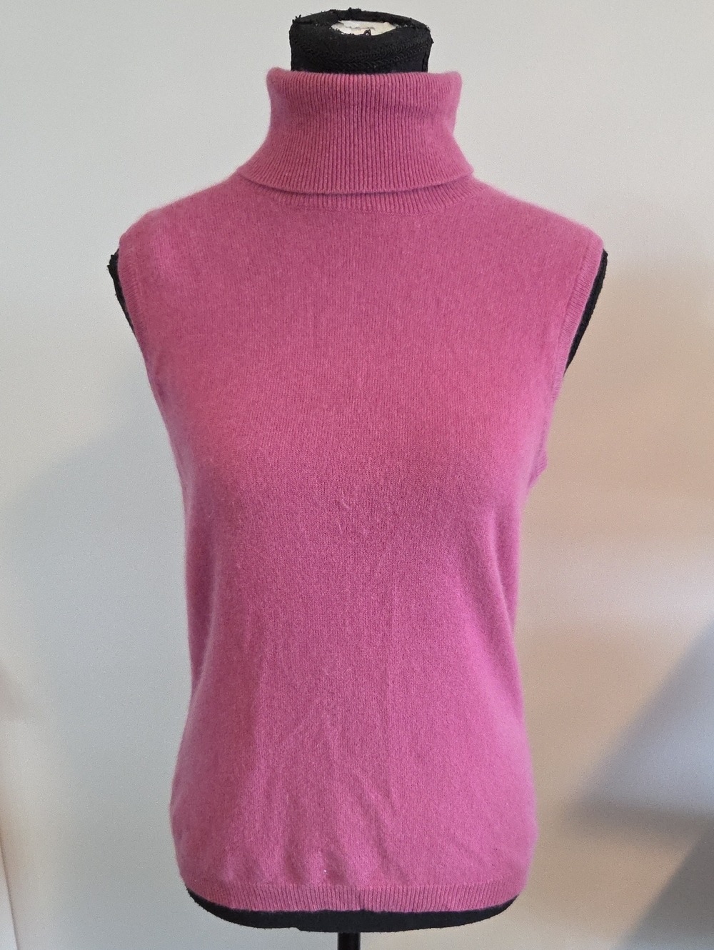 United Colors Of Benetton cashmere sweater vest Sz M